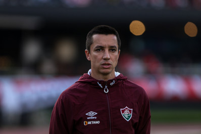 Eduardo Barros pede desculpas aos torcedores do Fluminense por atuação péssima no Morumbi