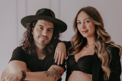 Dupla interrompe show após cantora grávida entrar em trabalho de parto; confira!