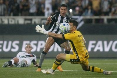 Botafogo busca encerrar jejum contra o Vasco para seguir isolado na liderança