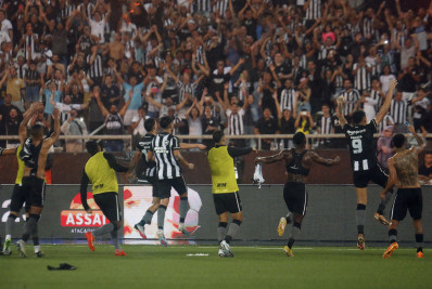 Família Botafogo reitera força e dá recado no Brasileirão