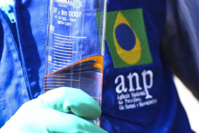 Produção brasileira de petróleo aumenta 4% no ano passado, diz ANP