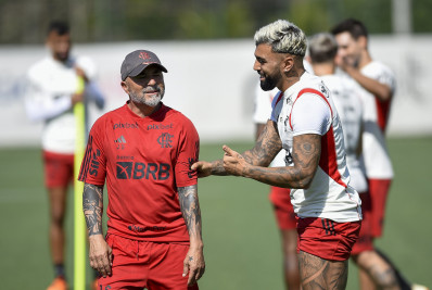 Com direitos a xingamentos, Gabigol e Marcos Braz teriam se envolvido em discussão no vestiário do Flamengo