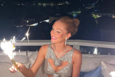 Marina Ruy Barbosa esbanja luxo em jantar de aniversário e reflete: 'Novo ciclo'