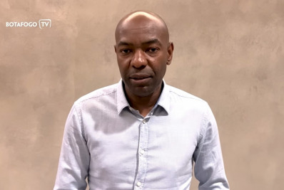 Caçapa exalta momento do Botafogo e projeta continuidade de trabalho: 'É líder do campeonato'