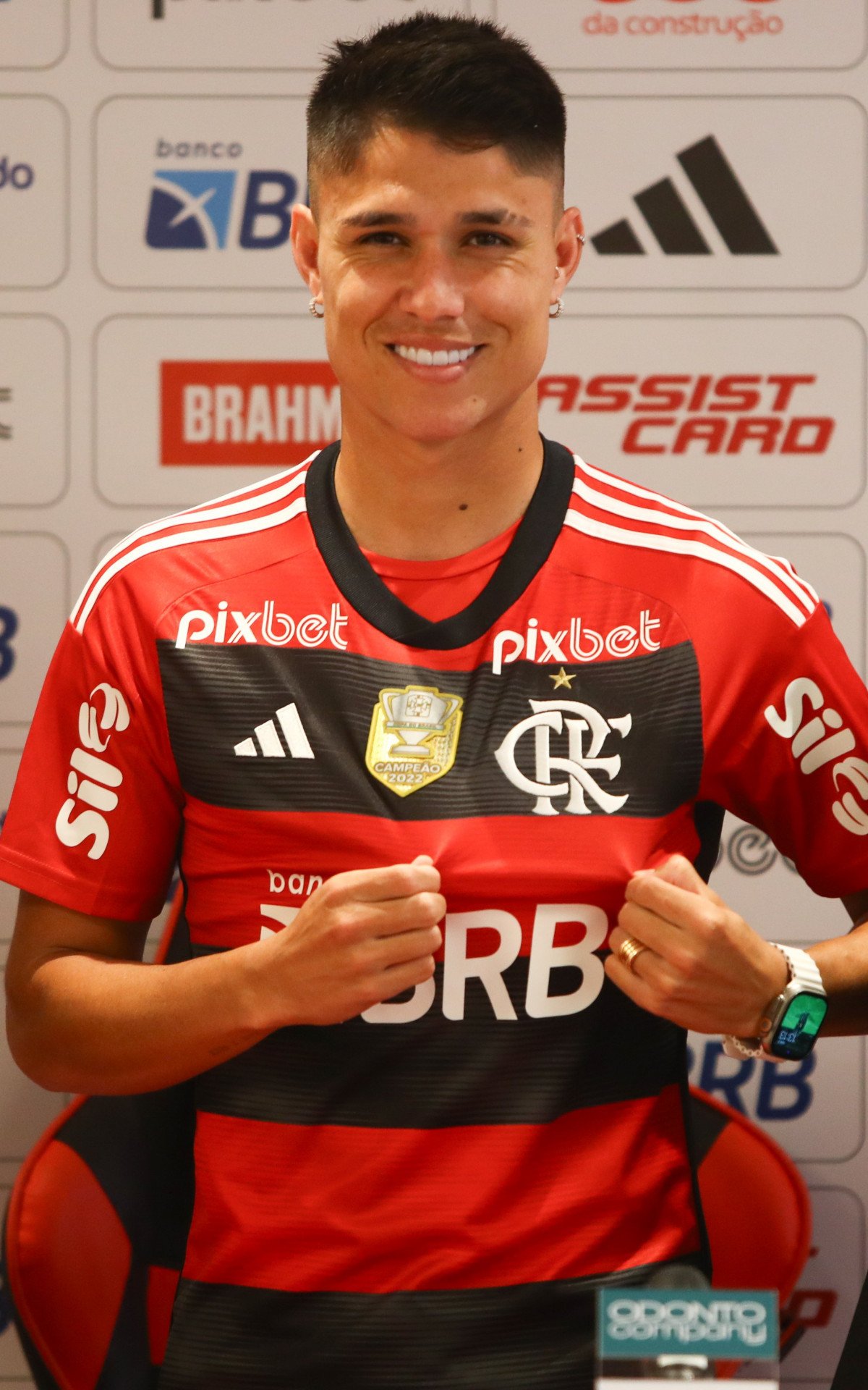 Saiba quem é Luiz Araújo, novo reforço do Flamengo