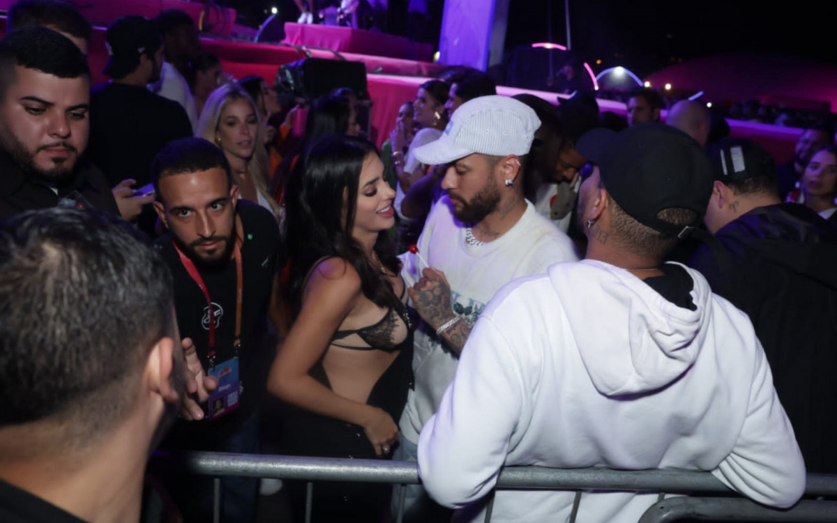 Neymar e Bruna Biancardi se divertem no evento \'Tardezinha\'