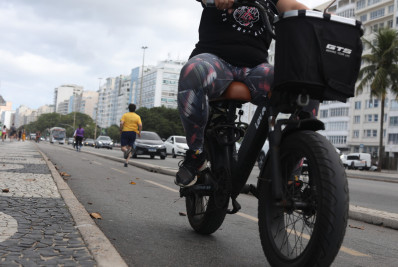 Câmara do Rio aprova proibição de motorizados em calçadas e ciclovias