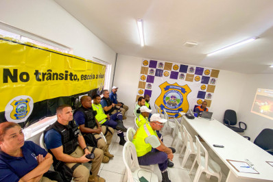 Funcionários da Subsecretaria de Transporte e Trânsito recebem palestra da Defesa Civil