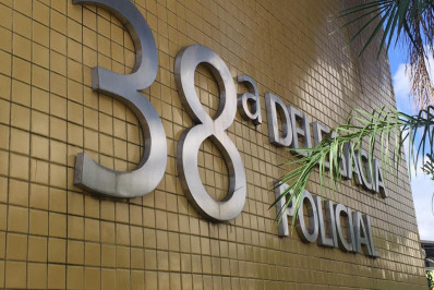 Três homens são presos em depósito de carros roubados na Zona Norte