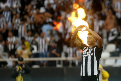 Luis Henrique exalta torcida do Botafogo no clássico: 'Estava muito arrepiado'