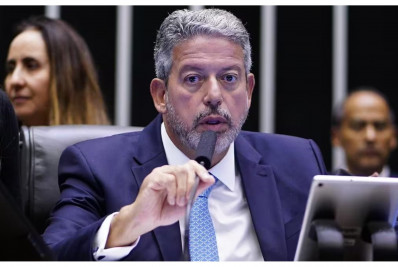 Presidente da Câmara avalia possibilidade de acelerar votação da reforma tributária