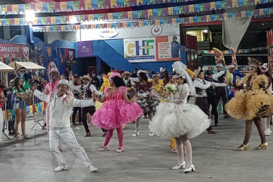 Inocentes de Belford Roxo reuniu dezenas de quadrilhas juninas do RJ