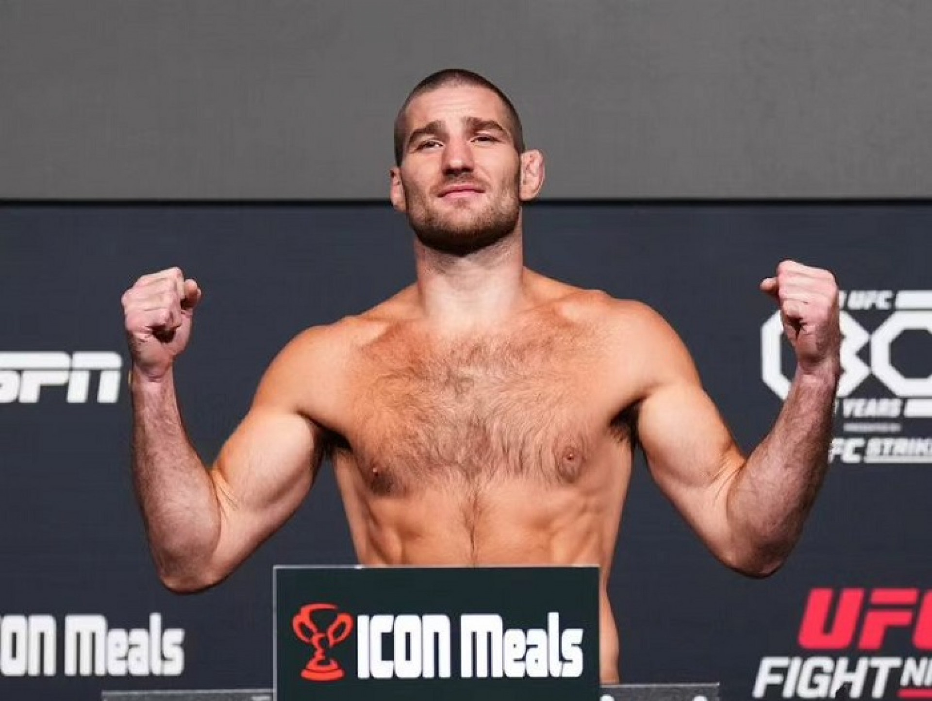 Sean Strickland conquistou uma importante vitória na luta principal do evento - (Foto: Reprodução UFC)