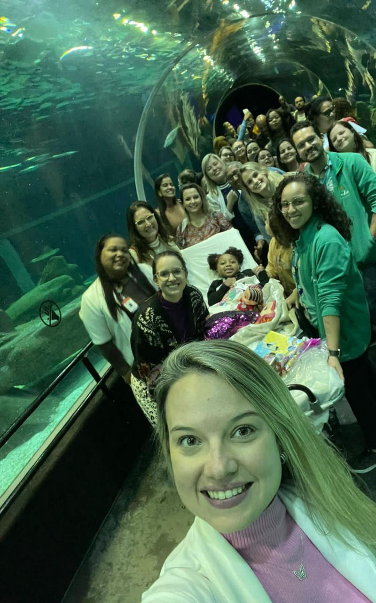 Criança internada no Hospital de Saracuruna visita aquário - Divulgação