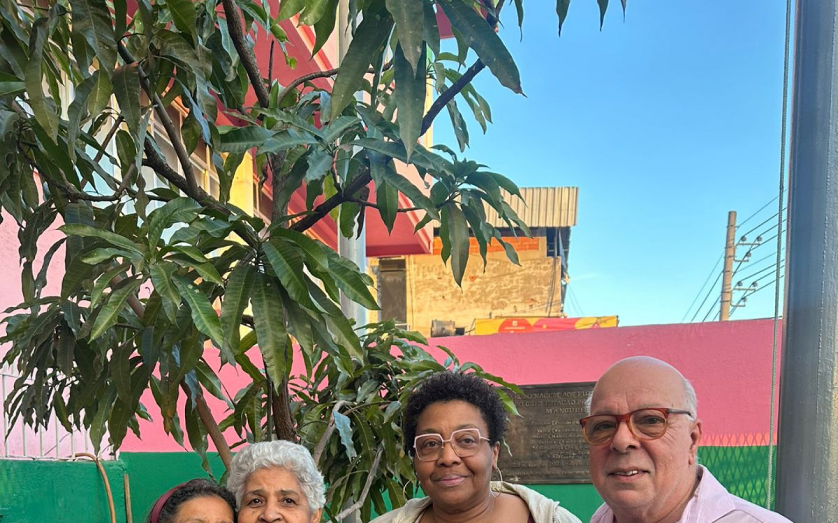 Presidente Guanayra Firmino (blusa verde) com Chininha e os novos baluartes nas pontas: Guesinha e Elias Riche