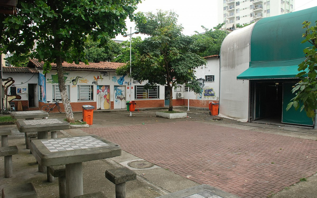 Aulas de teatro acontecem na Lona Cultural Jacob do Bandolim 