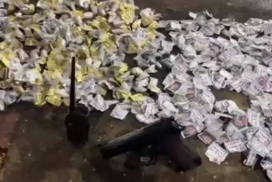 PM apreende drogas, arma e rádio comunicador em Mesquita