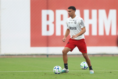 Flamengo encaminha venda de meia para clube português