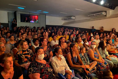 Teatro Municipal de Saquarema recebe show do Luis Terra e peça infantil neste fim de semana