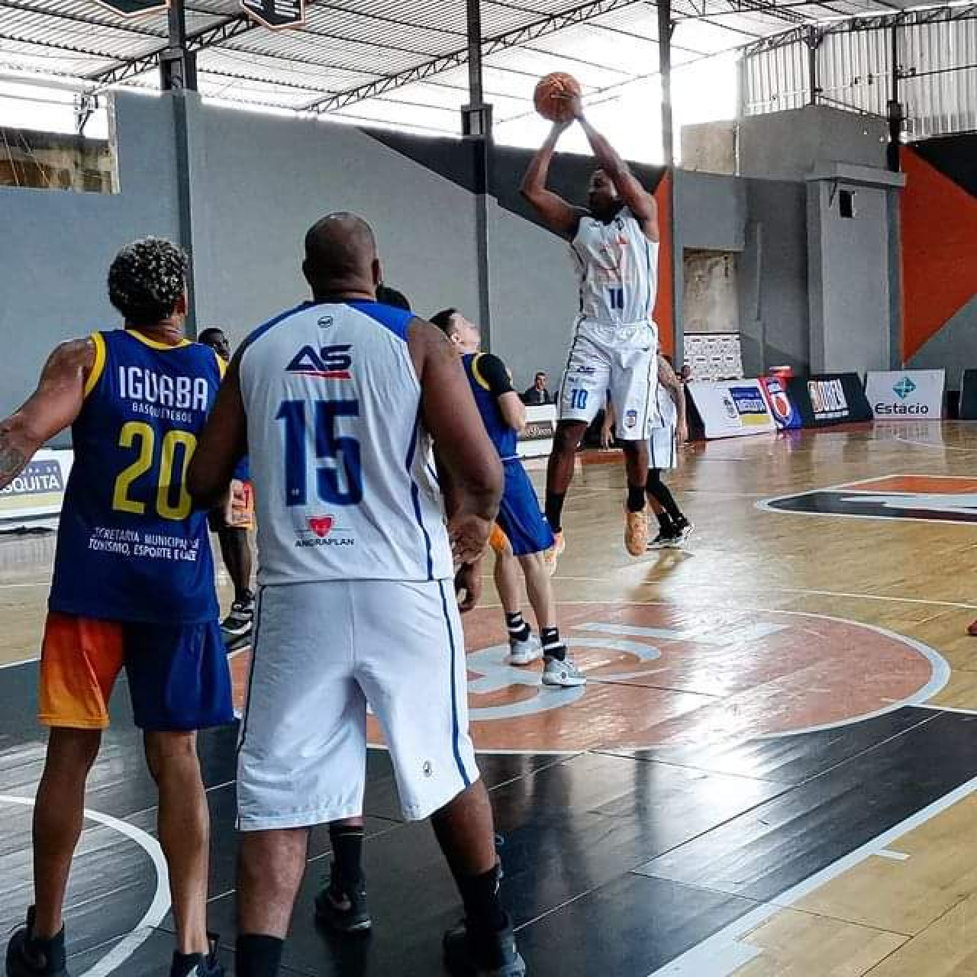 Angra segue invicta no campeonato da LSB
