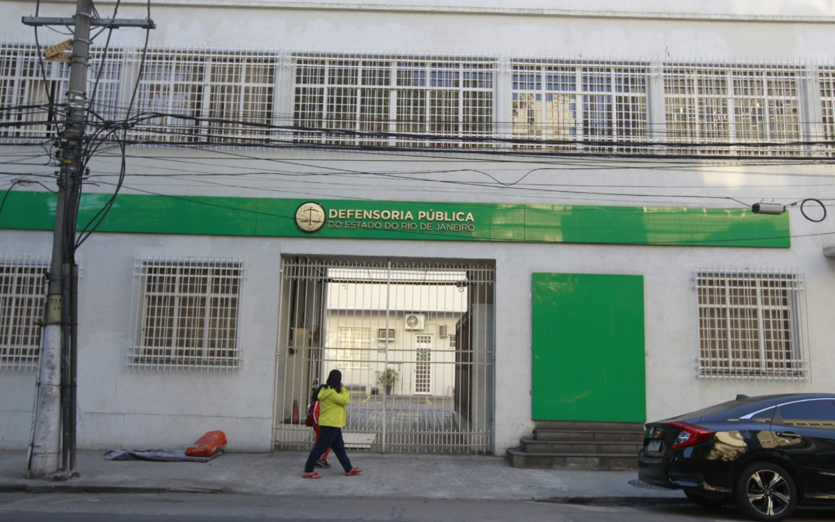 Fachada da Defensoria P&uacute;blica no M&eacute;ier, na Zona Norte da cidade