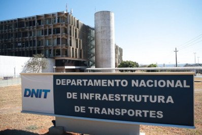 Com Bolsonaro inelegível, PL negocia cargos e emplaca aliado no DNIT