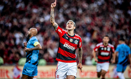 Flamengo bate o Corinthians e bota o 'pé' na semifinal da Copa