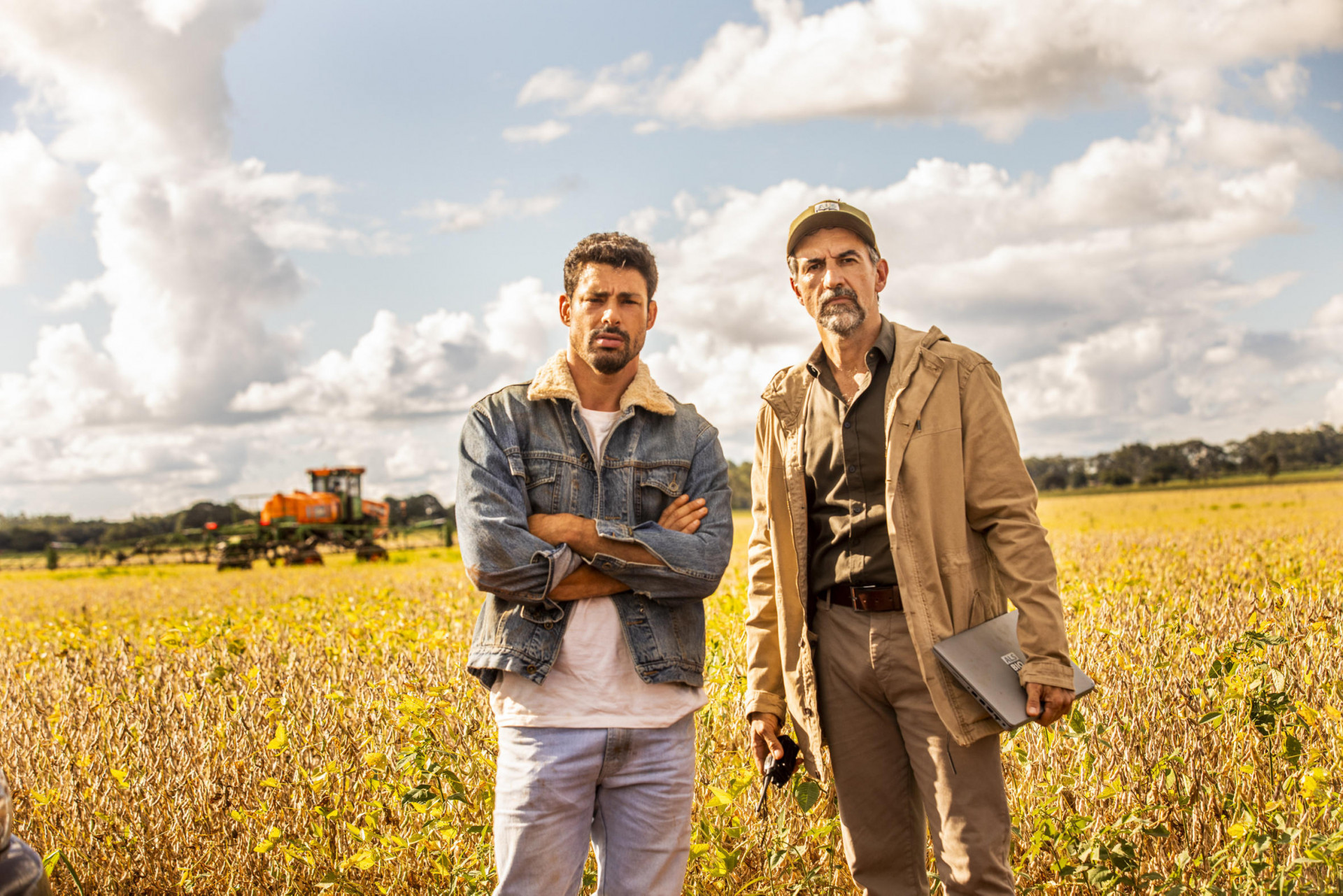 Caio (Cauã Reymond) e Ademir (Charles Fricks) - Globo/João Miguel Júnior