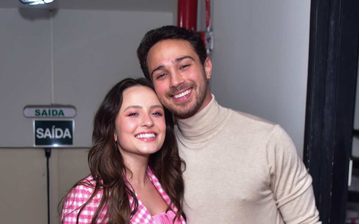 Larissa Manoela e Andr&eacute; Luiz Frambach 