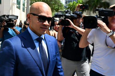 Assistente de Trump se declara inocente em caso de documentos secretos