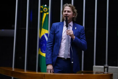 Líder do PT aciona STF contra deputado bolsonarista por ameaças a Lula