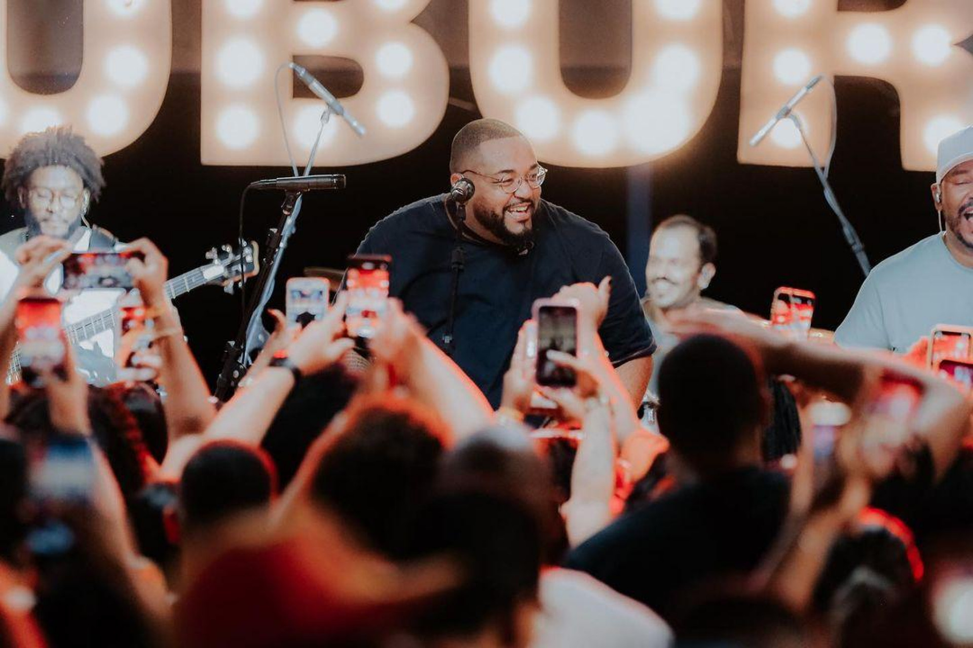 Tiee faz segunda edição do evento 'Subúrbio' no Itanhangá. - Arthur Rodrigues / Divulgação