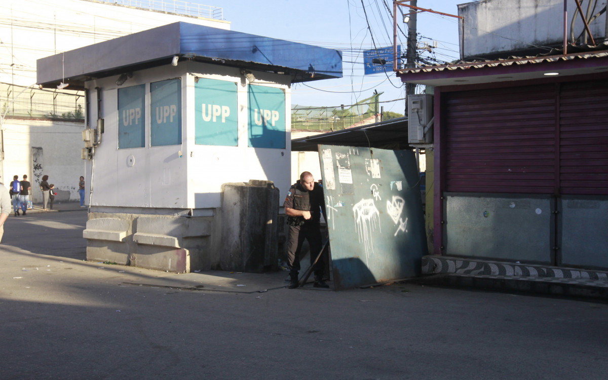 Opera&ccedil;&atilde;o policial em Manguinhos. Nesta Sexta-feira (07).