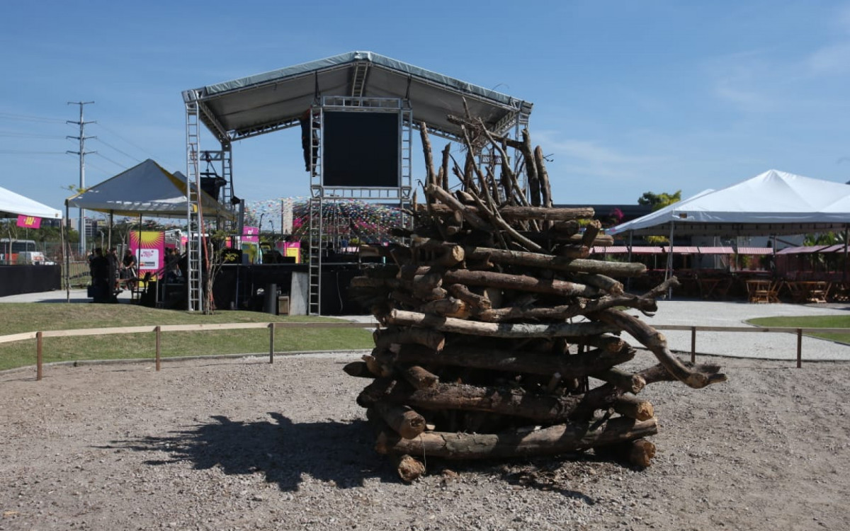 Com direito a fogueira de verdade, evento mistura culturas de diversas regiões do país - Cleber Mendes / Agência O Dia