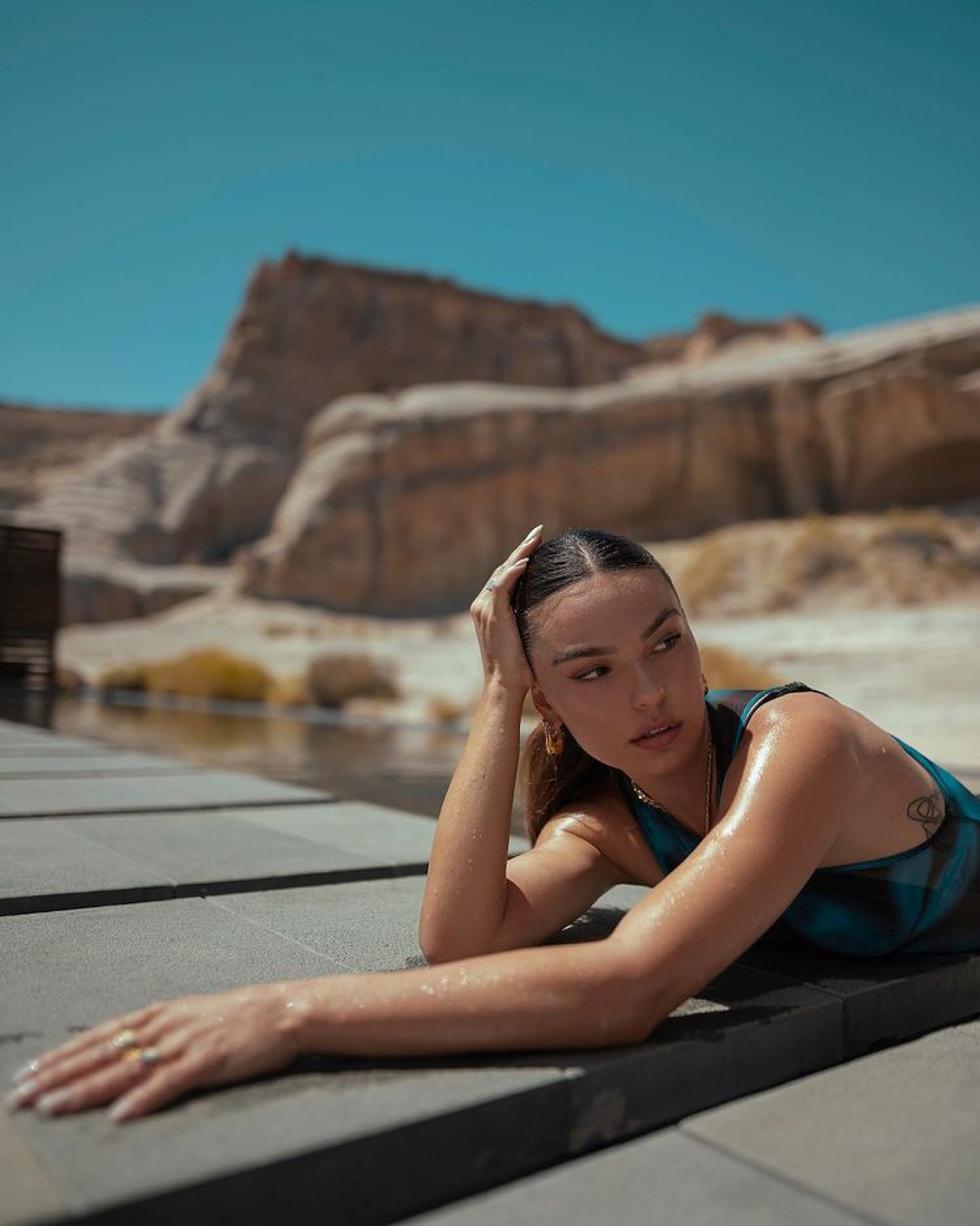 Isis Valverde chama atenção com look transparente em ensaio - Reprodução/Instagram/Higor Almeida