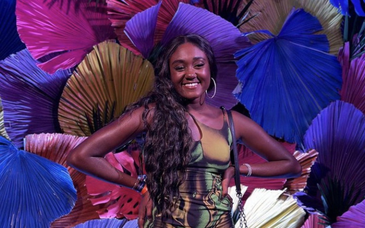 Ex-BBB Sarah Aline durante apresenta&ccedil;&atilde;o do 'Numanice', no Rio 