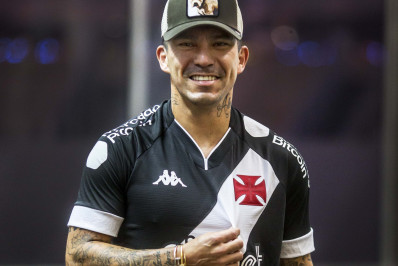 Medel manda mensagem para a torcida do Vasco: 'Estando juntos, vamos conseguir reverter a situação'