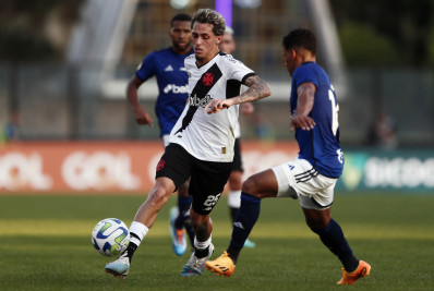 Em dia de estreias, Vasco vai mal novamente e perde para o Cruzeiro em São Januário