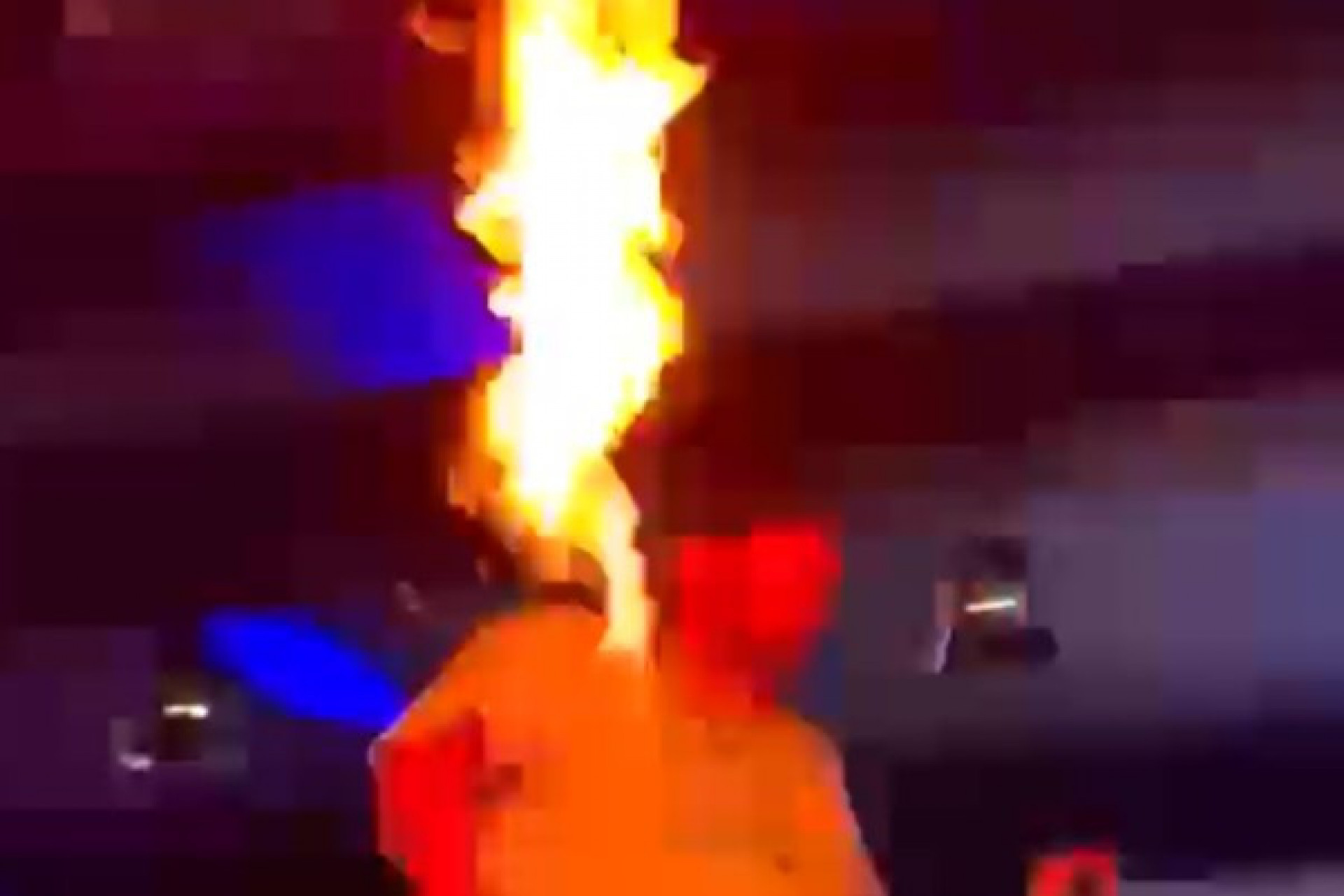 Zé Felipe quase tem rosto queimado em show no Pará - Reprodução Internet