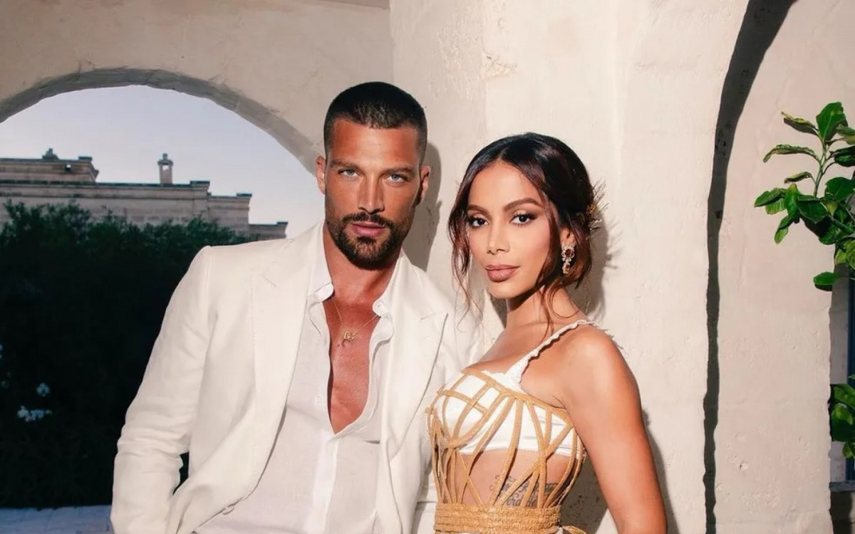 "Para encontrar a paz, no trabalho, na fam&iacute;lia ou no amor, preciso, em primeiro lugar, me sentir completa sozinha. Estou feliz, plena e o Susinna est&aacute; me fazendo bem, mantendo a frequ&ecirc;ncia alta", disse 