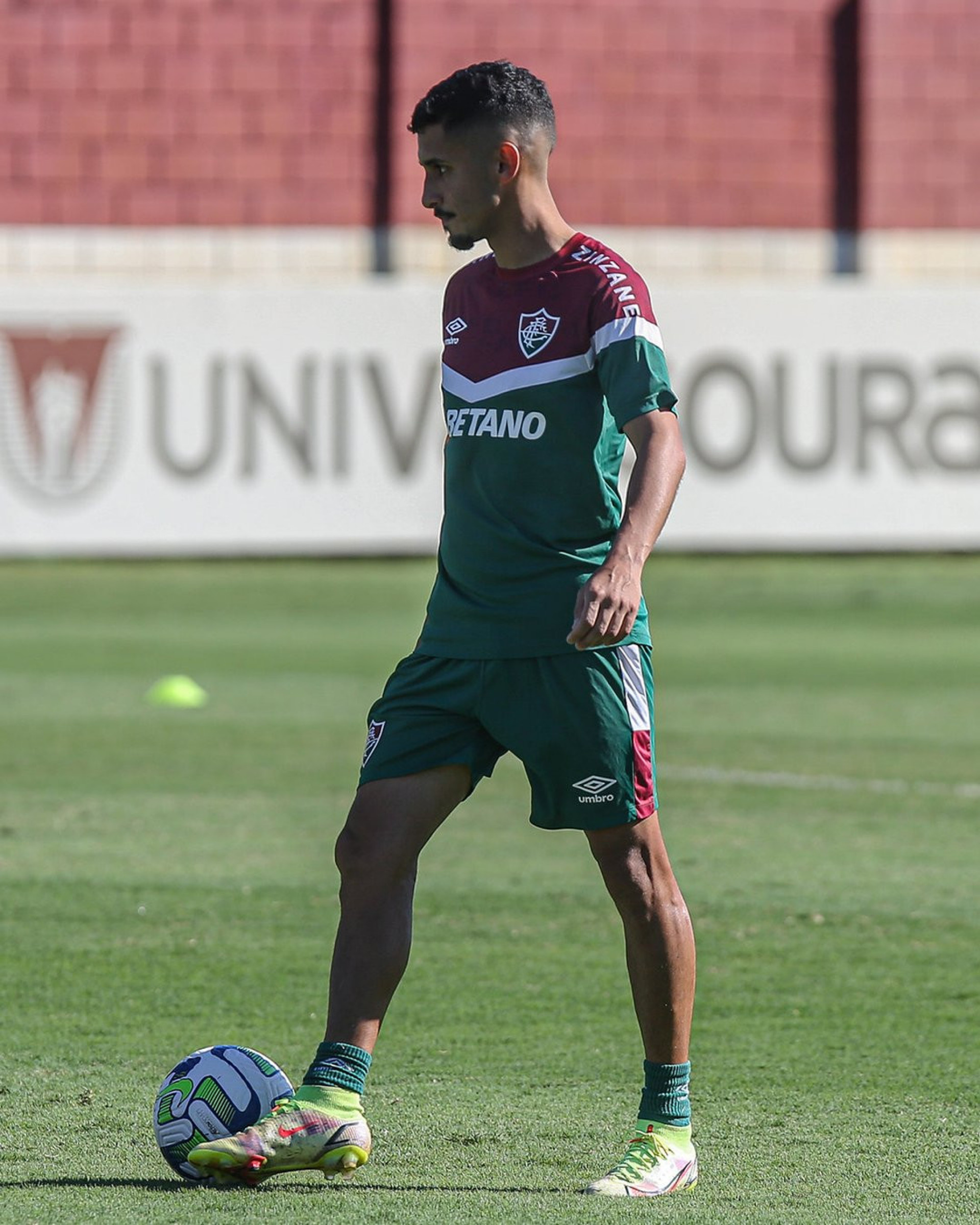 Danielzinho durante treino do Fluminense - Foto: Divulgação/Fluminense