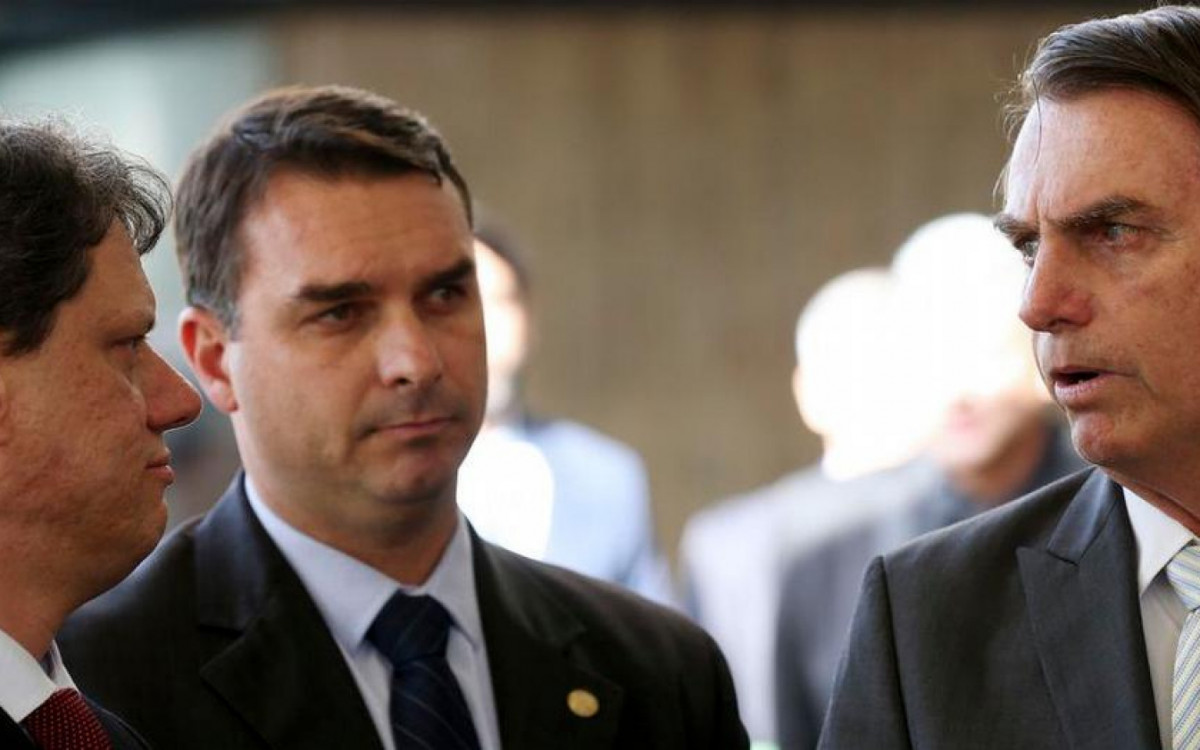 Flávio Bolsonaro afirmou que Tarcísio de Freitas concorreu ao cargo de governo de São Paulo em lealdade a Jair Bolsonaro