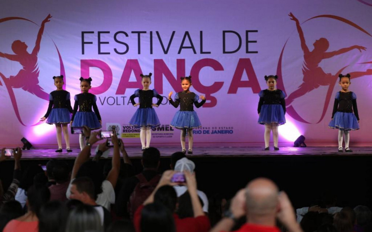 1,2 mil bailarinas e bailarinos subiram ao palco com muito talento e sincronia - Cris Oliveira/Secom PMVR