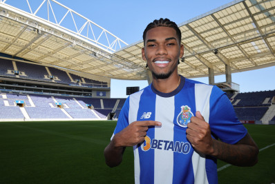 Após deixar o Vasco, jogador é anunciado pelo Porto B