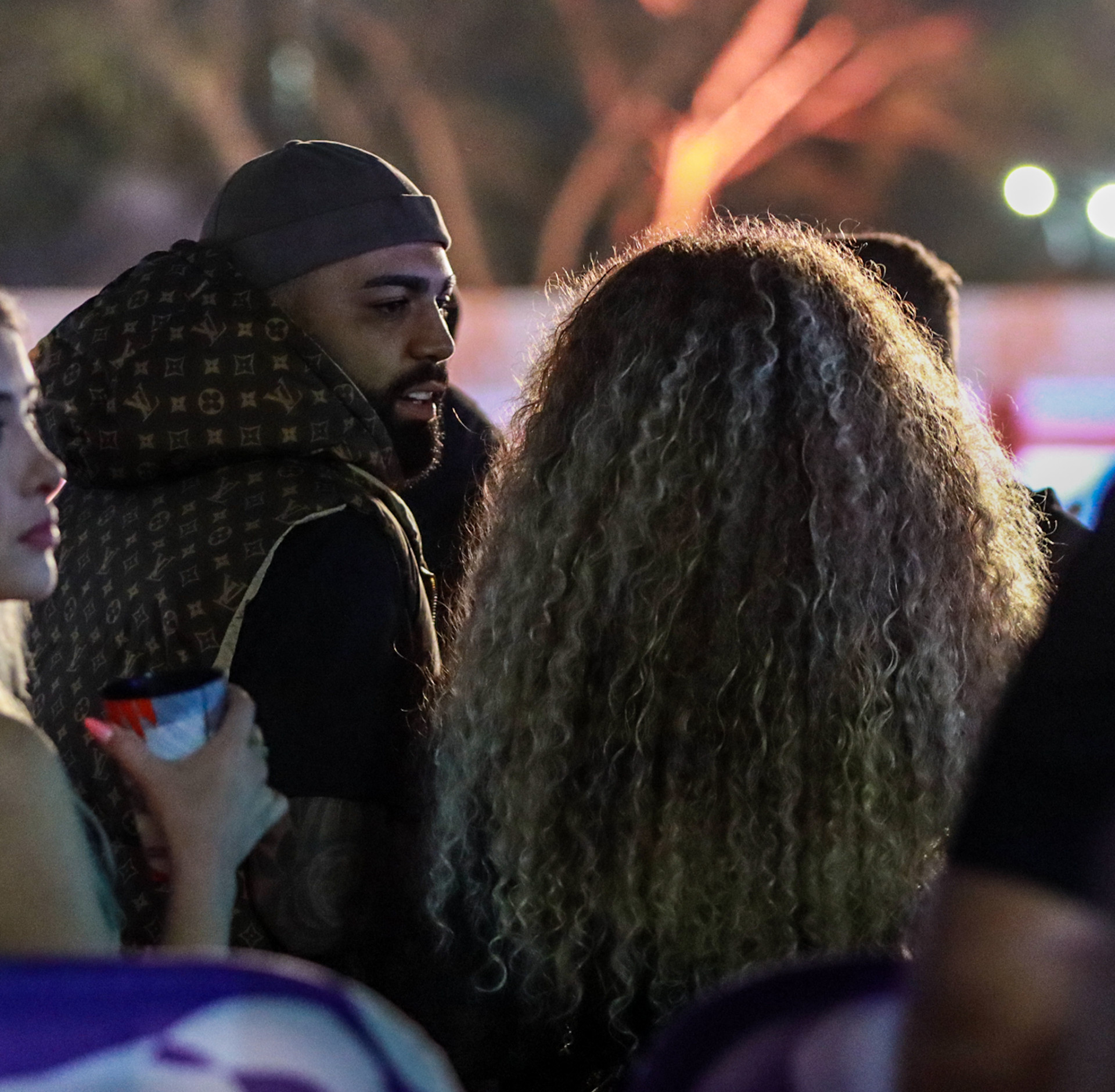 Gabigol conversa com Julia Rodrigues, affair de Vini Jr. - Victor Chapetta / Agnews