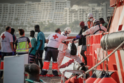Equipes de resgate não encontram mais migrantes à deriva na Espanha