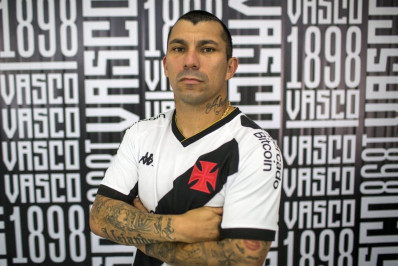 Medel manda mensagem para a torcida do Vasco: 'Estando juntos, vamos conseguir reverter a situação'