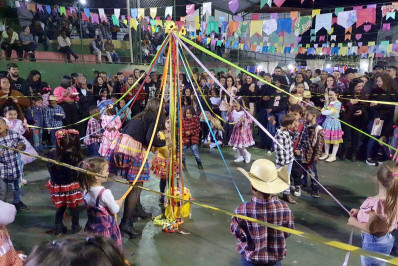 Escolas municipais realizaram tradicionais festas juninas