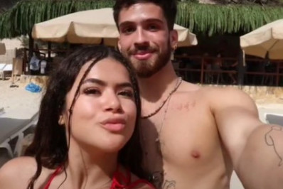 Maisa Silva e João Guilherme curtem praia de Ibiza após boatos de romance
