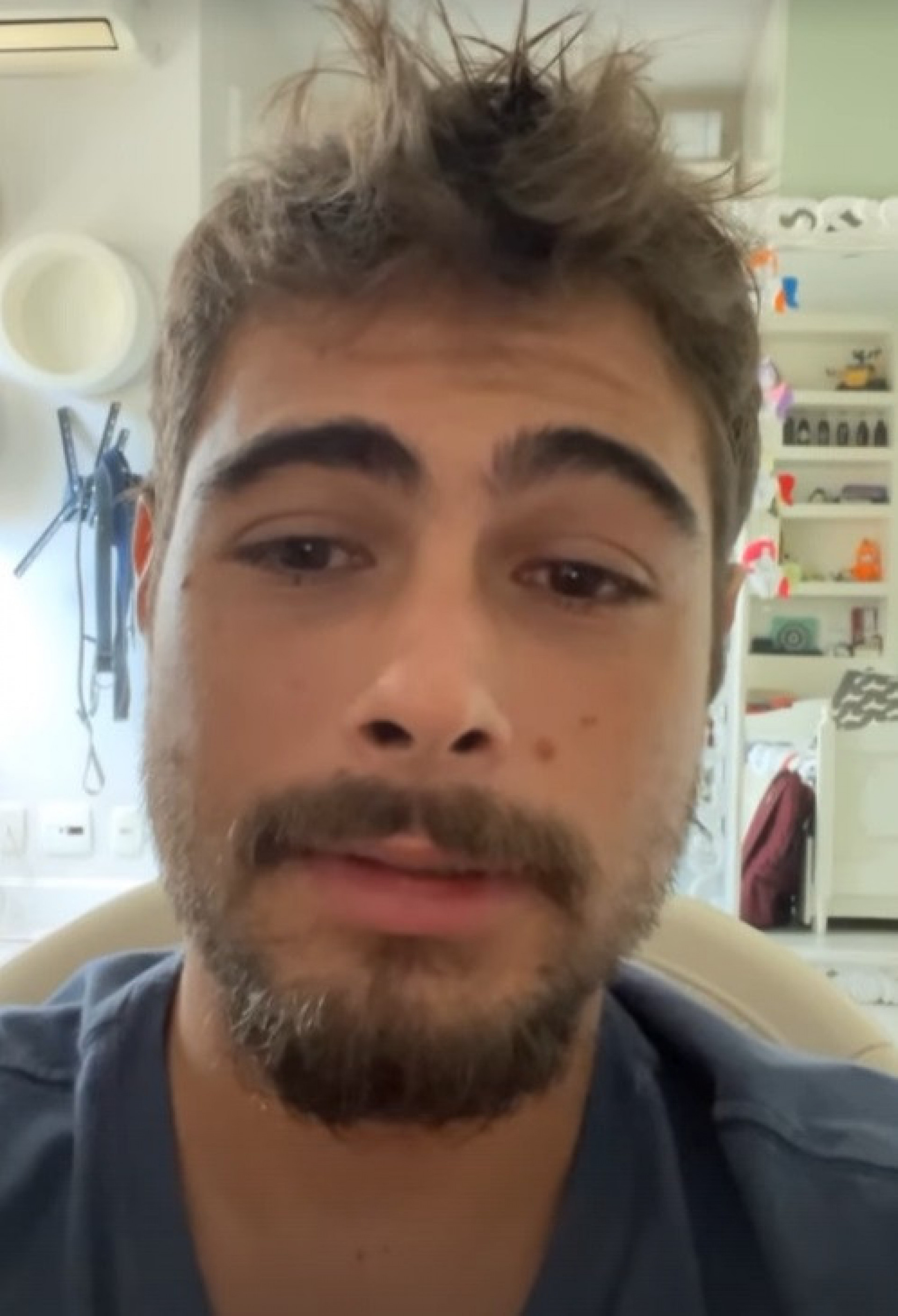 Rafael Vitti se machuca durante o surfe - Reprodução do Instagram